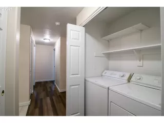 Photo #5: 21423445 Listing