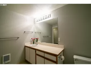 Photo #6: 21423445 Listing