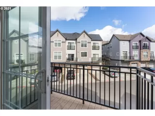 Photo #6: 21423748 Listing