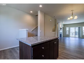 Photo #6: 21423993 Listing 
