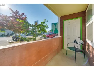 Photo #2: 21424122 Listing