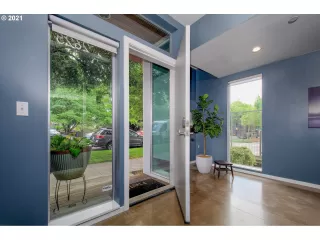 Photo #2: 21424552 Listing 