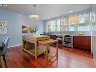 Photo #4: 21424552 Listing 