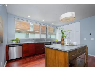 Photo #5: 21424552 Listing 