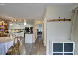 Photo #2: 21424687 Listing 