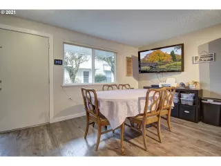 Photo #4: 21424687 Listing 