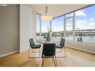 Photo #5: 21424749 Listing 