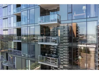 Photo #1: 21424921 Listing