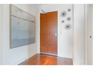 Photo #2: 21424921 Listing