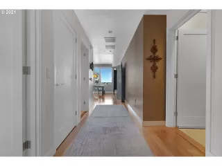 Photo #3: 21424921 Listing