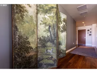 Photo #4: 21424921 Listing