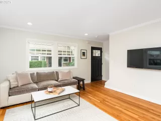 Photo #4: 21425705 Listing 