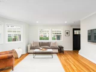 Photo #5: 21425705 Listing 