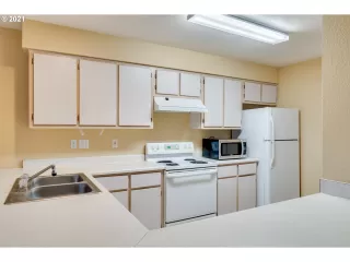 Photo #1: 21425752 Listing