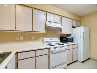 Photo #4: 21425752 Listing