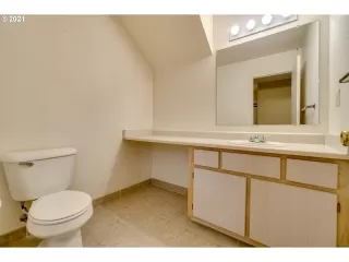 Photo #6: 21425752 Listing