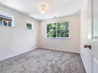 Photo #3: 21425912 Listing