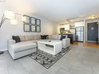 Photo #4: 21426503 Listing