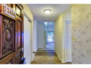 Photo #4: 21427013 Listing