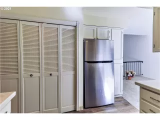 Photo #6: 21427013 Listing