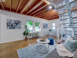 Photo #2: 21427447 Listing