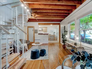 Photo #4: 21427447 Listing