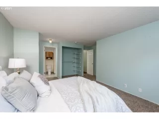 Photo #5: 21427771 Listing 