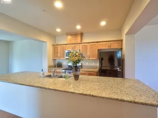 Photo #5: 21427872 Listing 