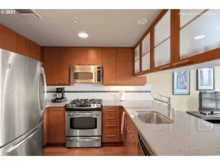 Photo #5: 21427892 Listing