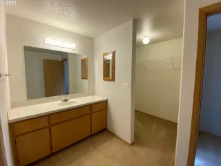 Photo #6: 21428674 Listing