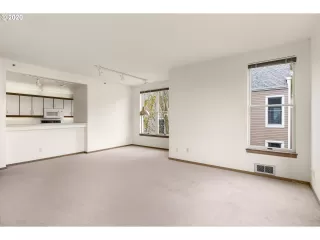 Photo #4: 21428999 Listing 