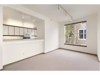 Photo #5: 21428999 Listing 