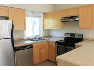 Photo #3: 21430624 Listing