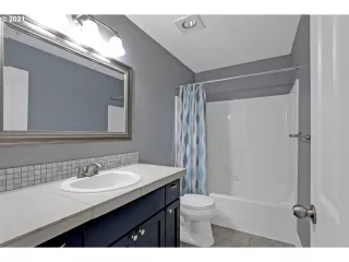 Photo #4: 21430960 Listing