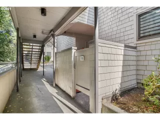 Photo #4: 21431165 Listing 