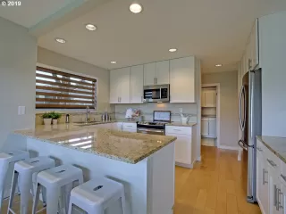 Photo #6: 21431742 Listing