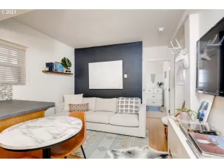 Photo #2: 21431770 Listing