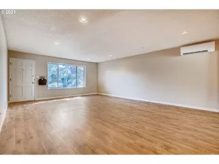 Photo #1: 21431841 Listing