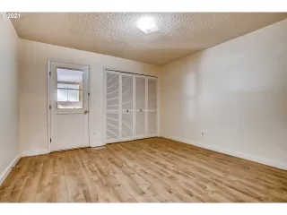 Photo #6: 21431841 Listing