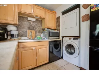 Photo #5: 21431918 Listing 