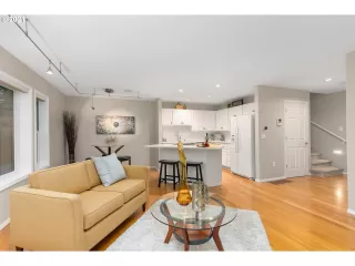Photo #4: 21431939 Listing 