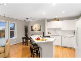 Photo #5: 21431939 Listing 