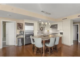 Photo #4: 21431947 Listing 