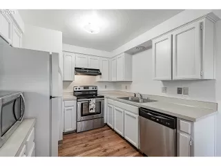 Photo #4: 21431950 Listing