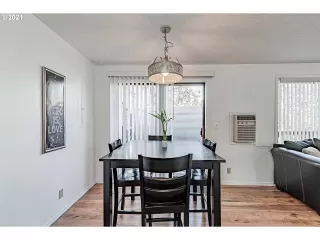 Photo #5: 21431950 Listing