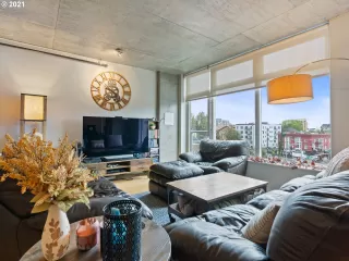 Photo #1: 21432103 Listing