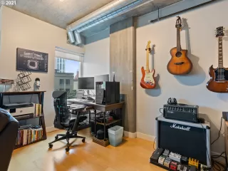 Photo #4: 21432103 Listing