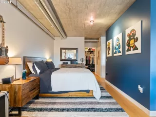 Photo #5: 21432103 Listing