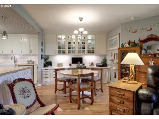 Photo #4: 21432347 Listing 