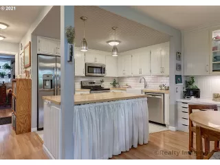 Photo #5: 21432347 Listing 